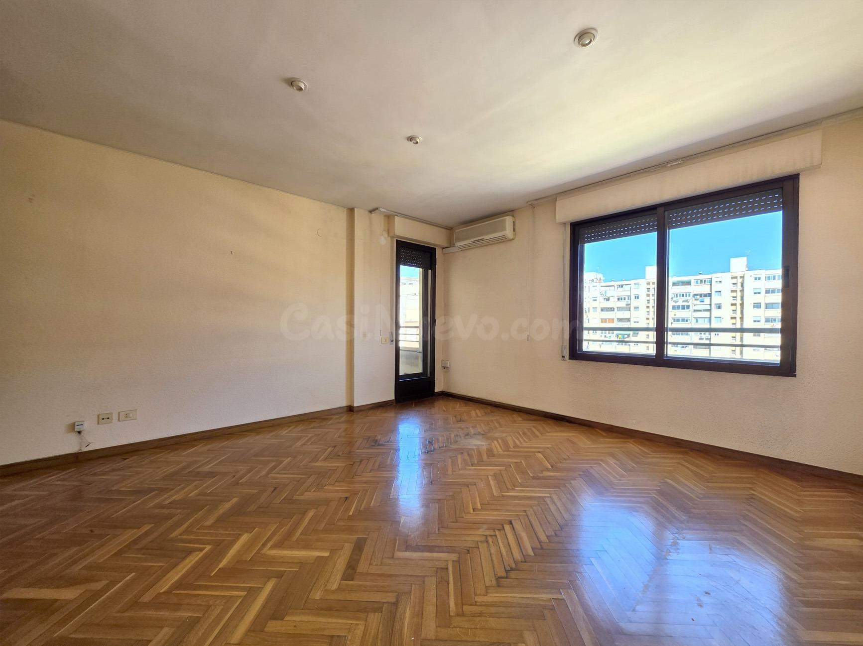 Se vende ático dúplex en avenida Hermanos Bou, junto al Muse