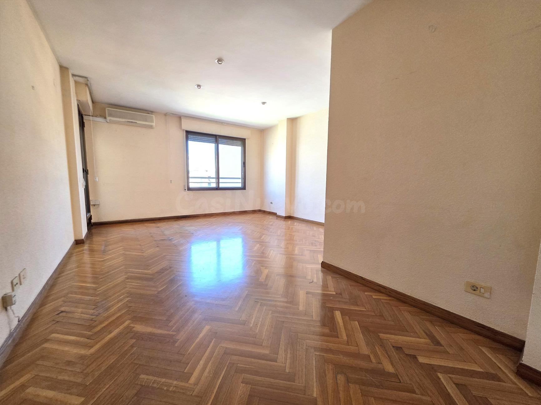 Se vende ático dúplex en avenida Hermanos Bou, junto al Muse - foto 2