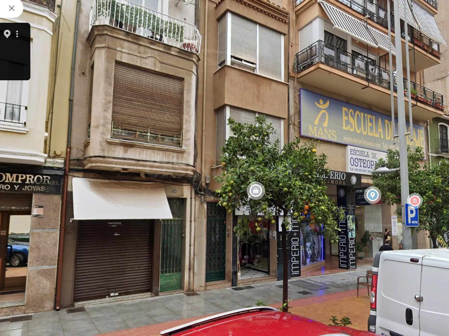 Se alquila local céntrico, en calle Navarra, en la mejor zona y una de las calles más activas comercialmente de Castellón. - foto 2