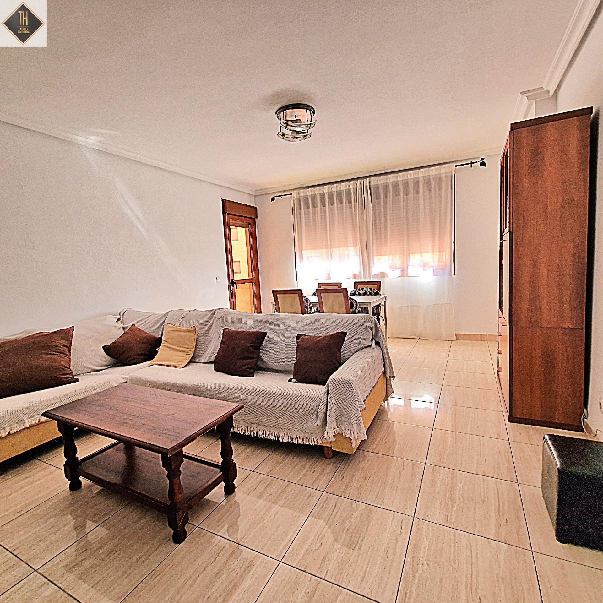 habitación para chicas estudiantes en piso de 4 dormitorios - foto 2