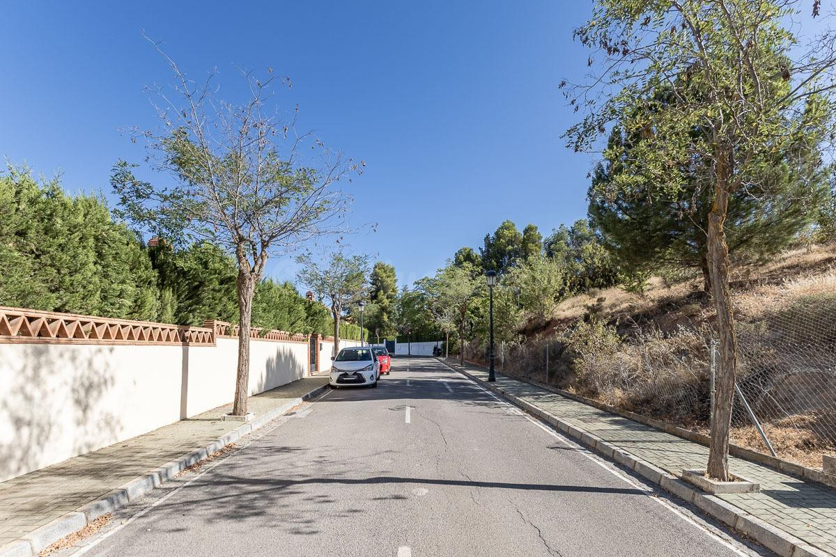 PARCELA 610 M2 EN CORTIJO DE LA LUZ, OTURA. - foto 5