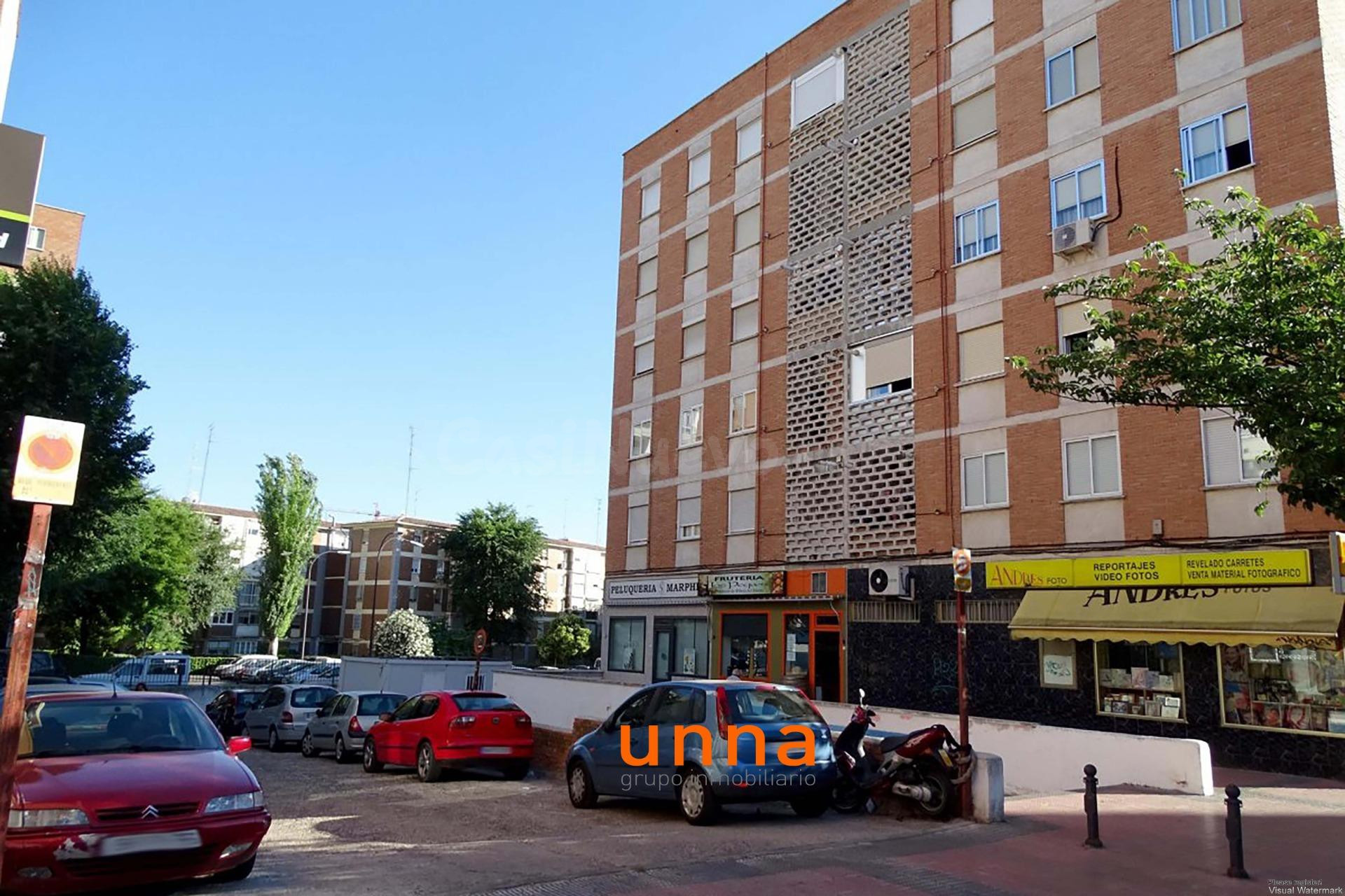 Se vende plaza de garaje en la Avda. Dos de Mayo.