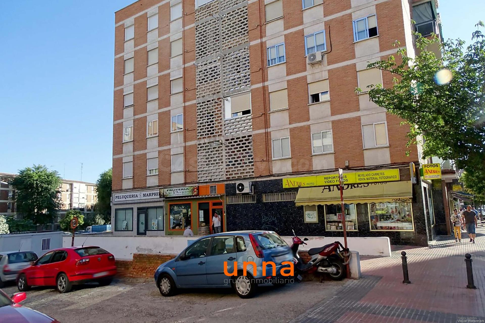 Se vende plaza de garaje en la Avda. Dos de Mayo. - foto 2