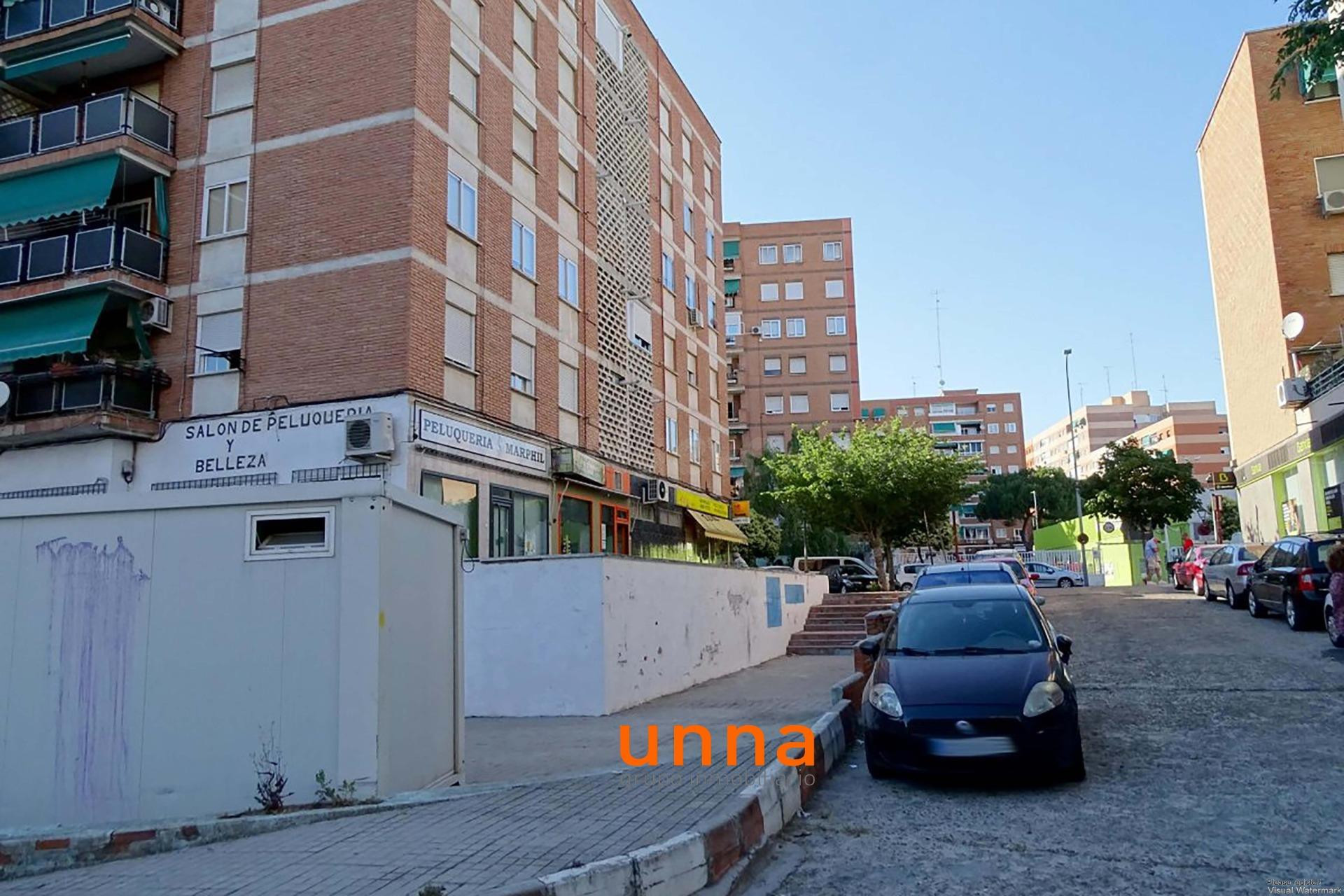 Se vende plaza de garaje en la Avda. Dos de Mayo. - foto 4