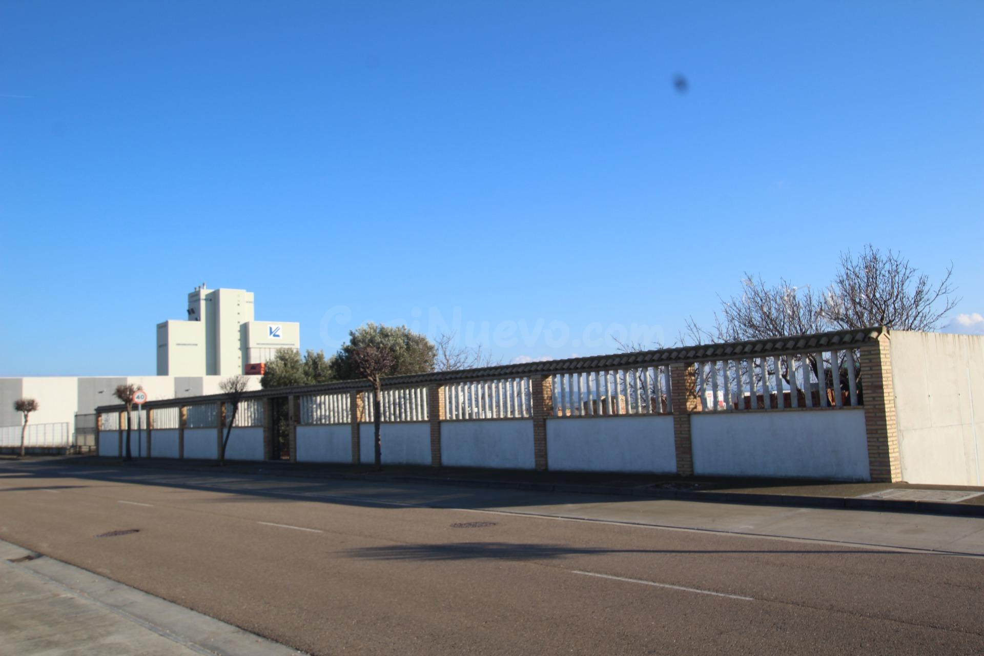 Nave industrial 600m² en venta - Polígono industrial valdefe - foto 2