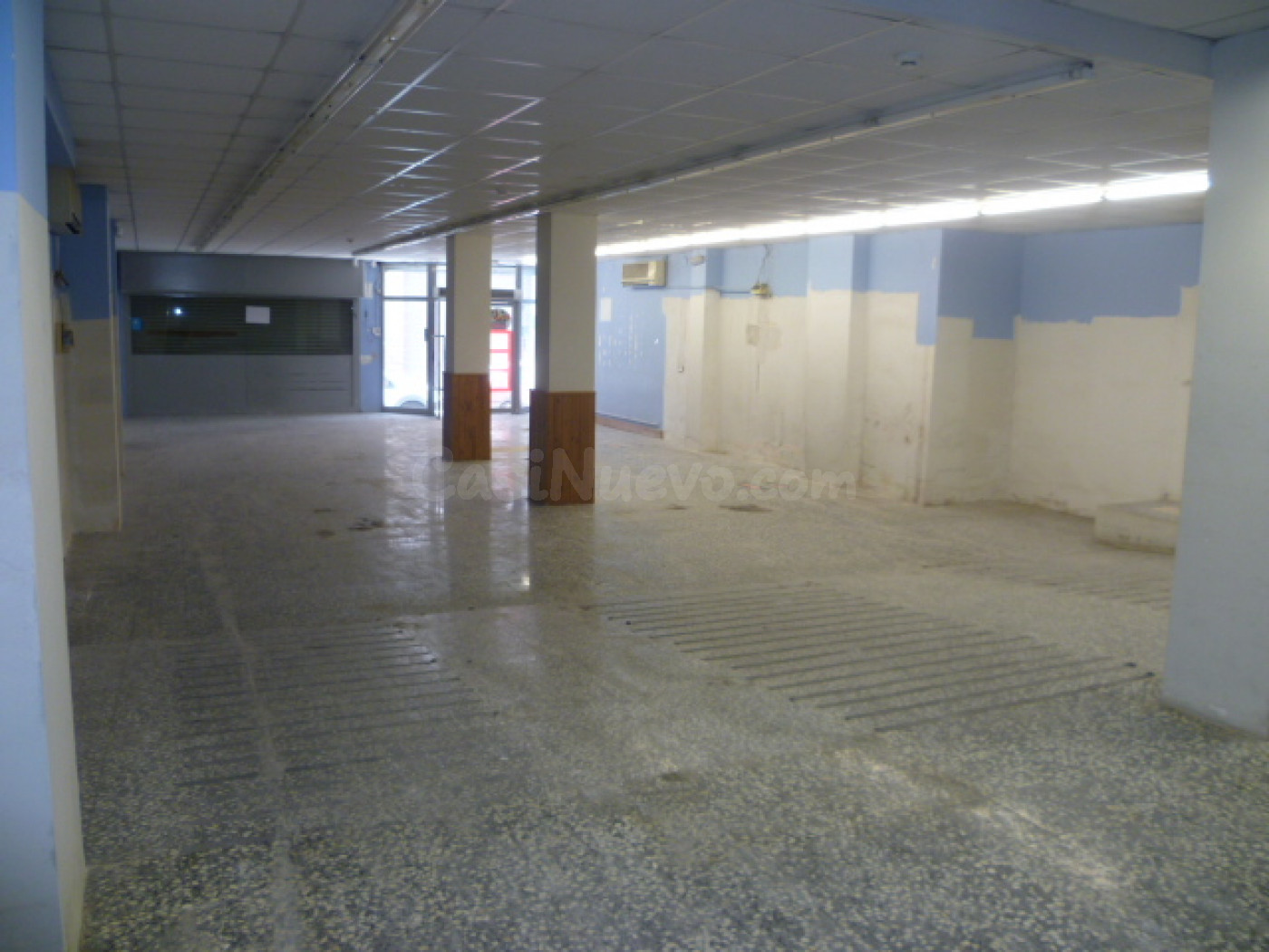 Local comercial 300m² en alquiler - BARRI SAN MAURO - foto 4