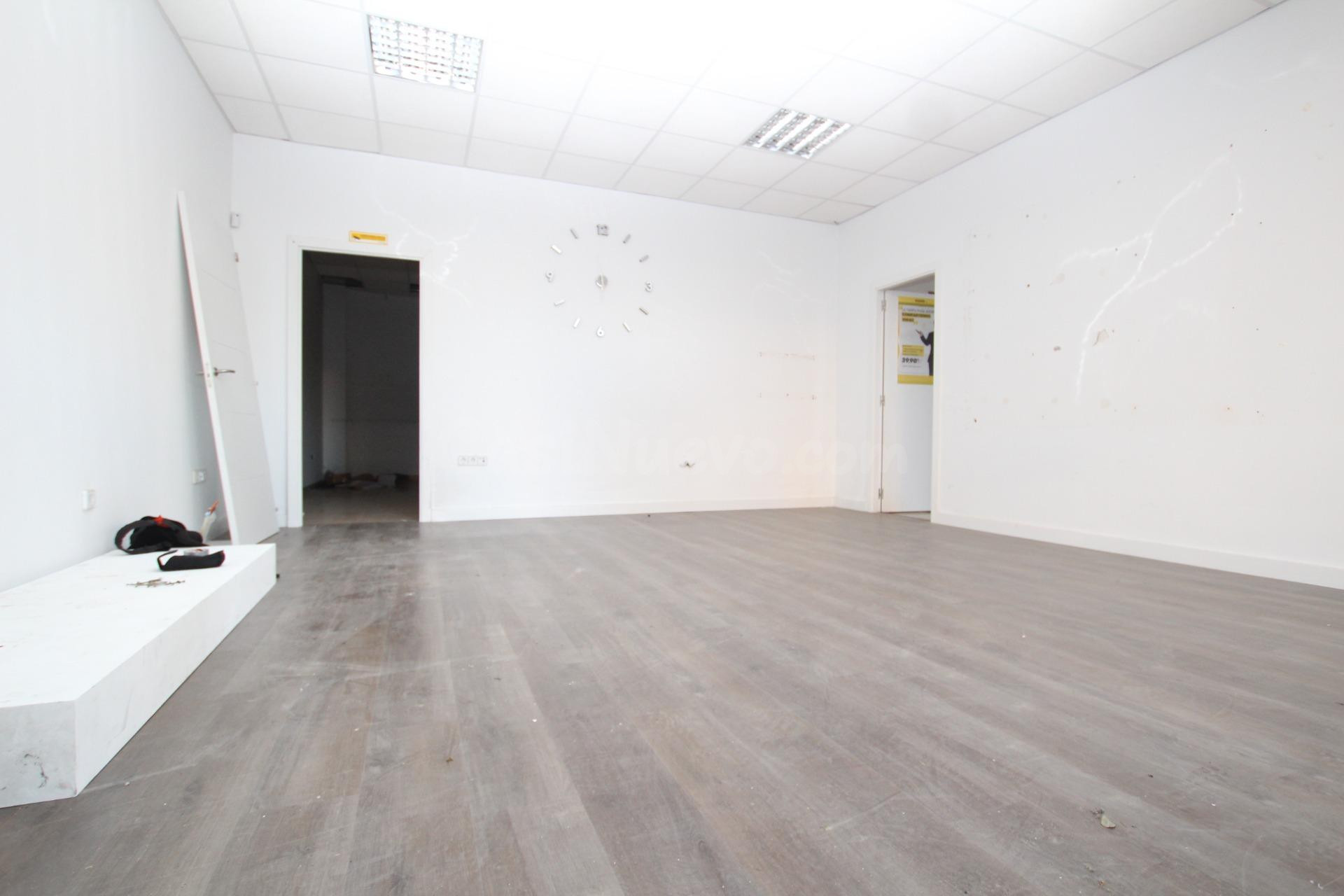 Local comercial 102m² en alquiler - Aragon - foto 3