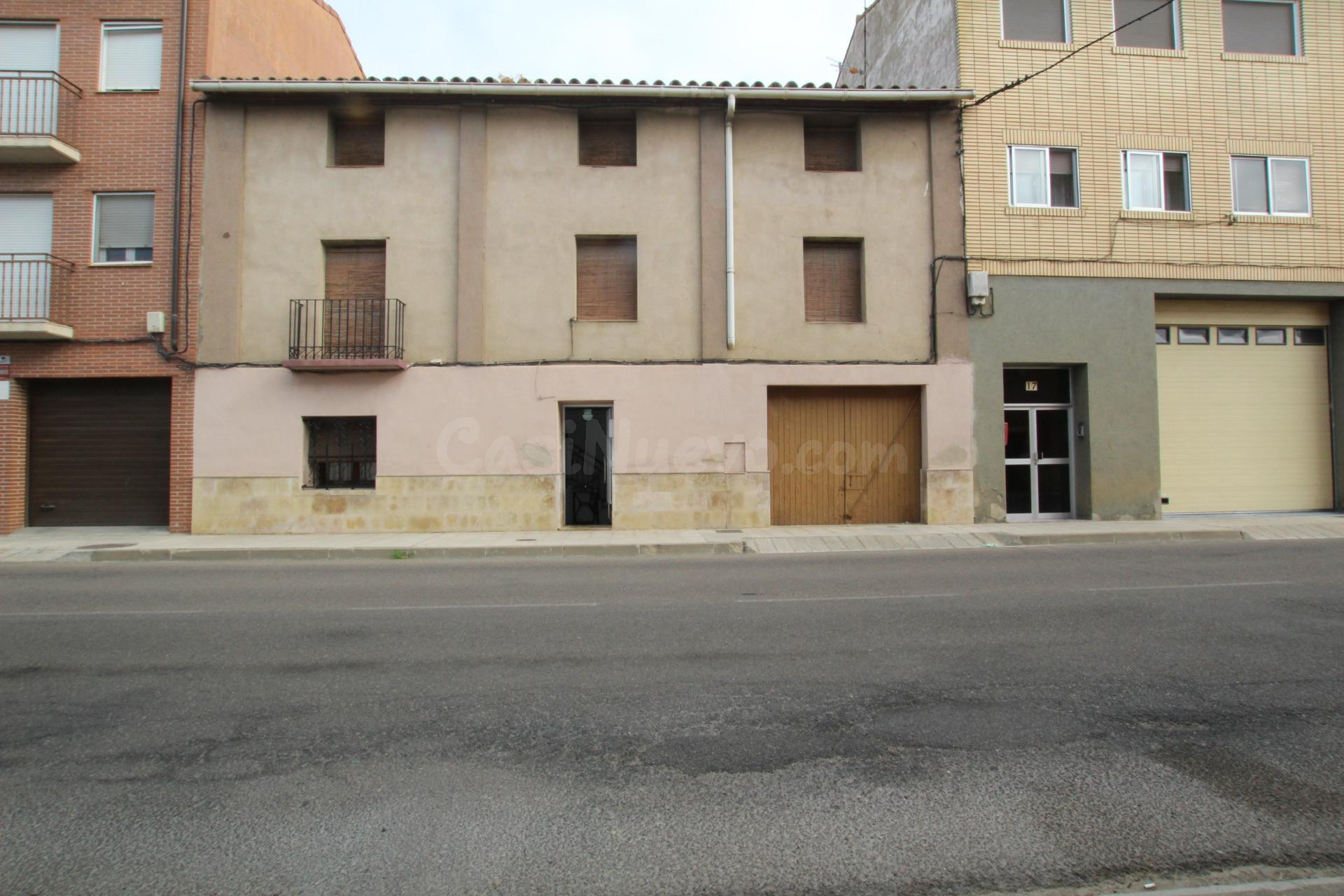 Amplia Casa en Ejea de los Caballeros