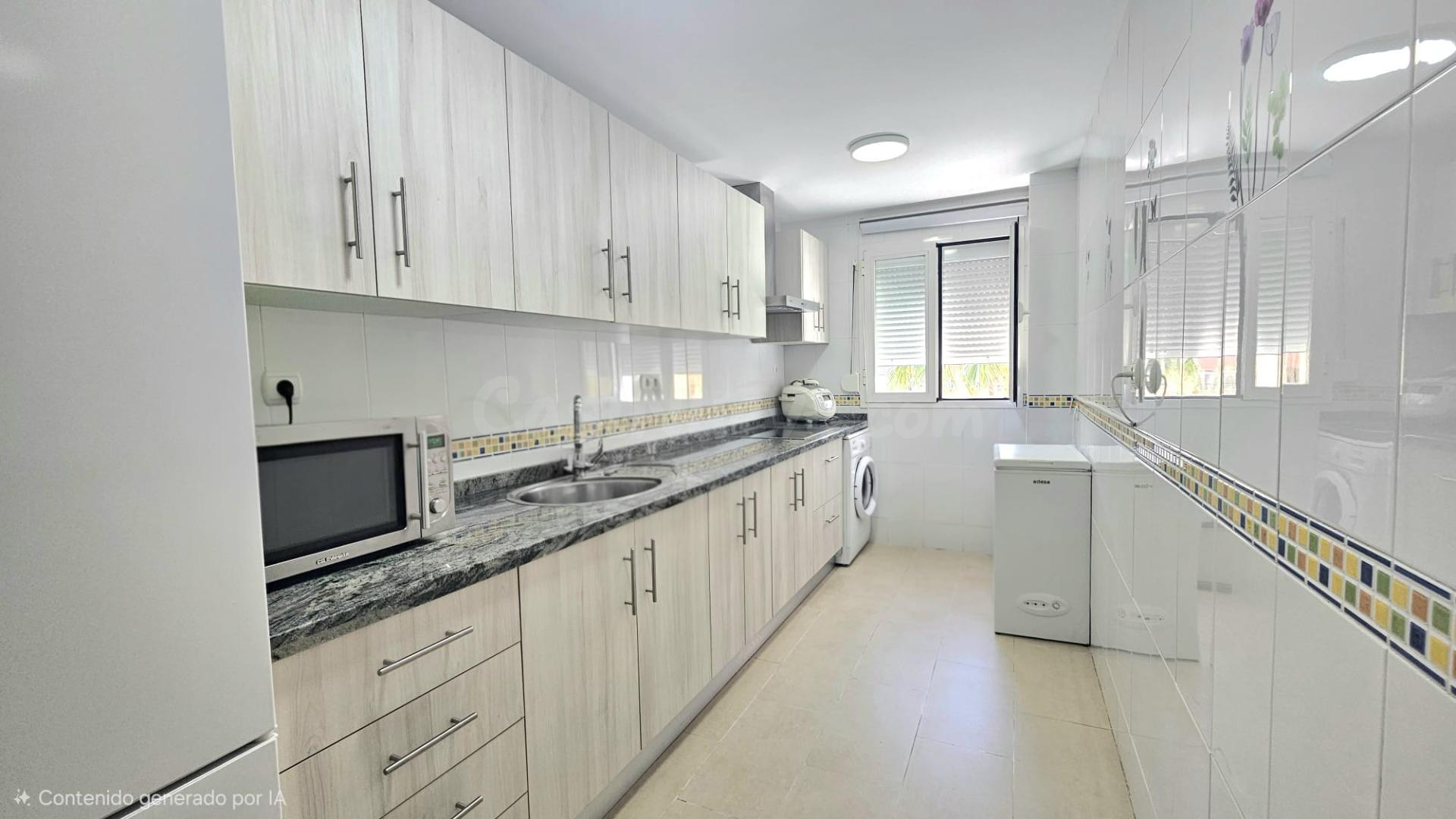 PISO EN EL CENTRO DE FUENGIROLA CON 3 DORMITORIOS EN VENTA - foto 3