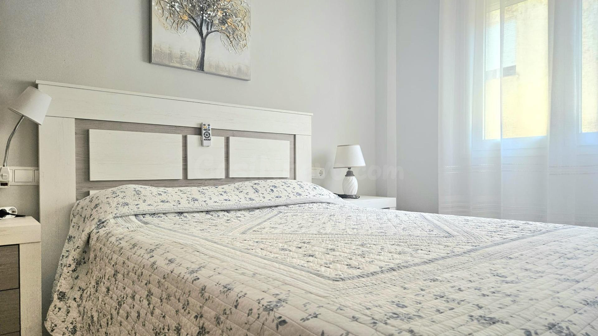PISO EN EL CENTRO DE FUENGIROLA CON 3 DORMITORIOS EN VENTA - foto 4