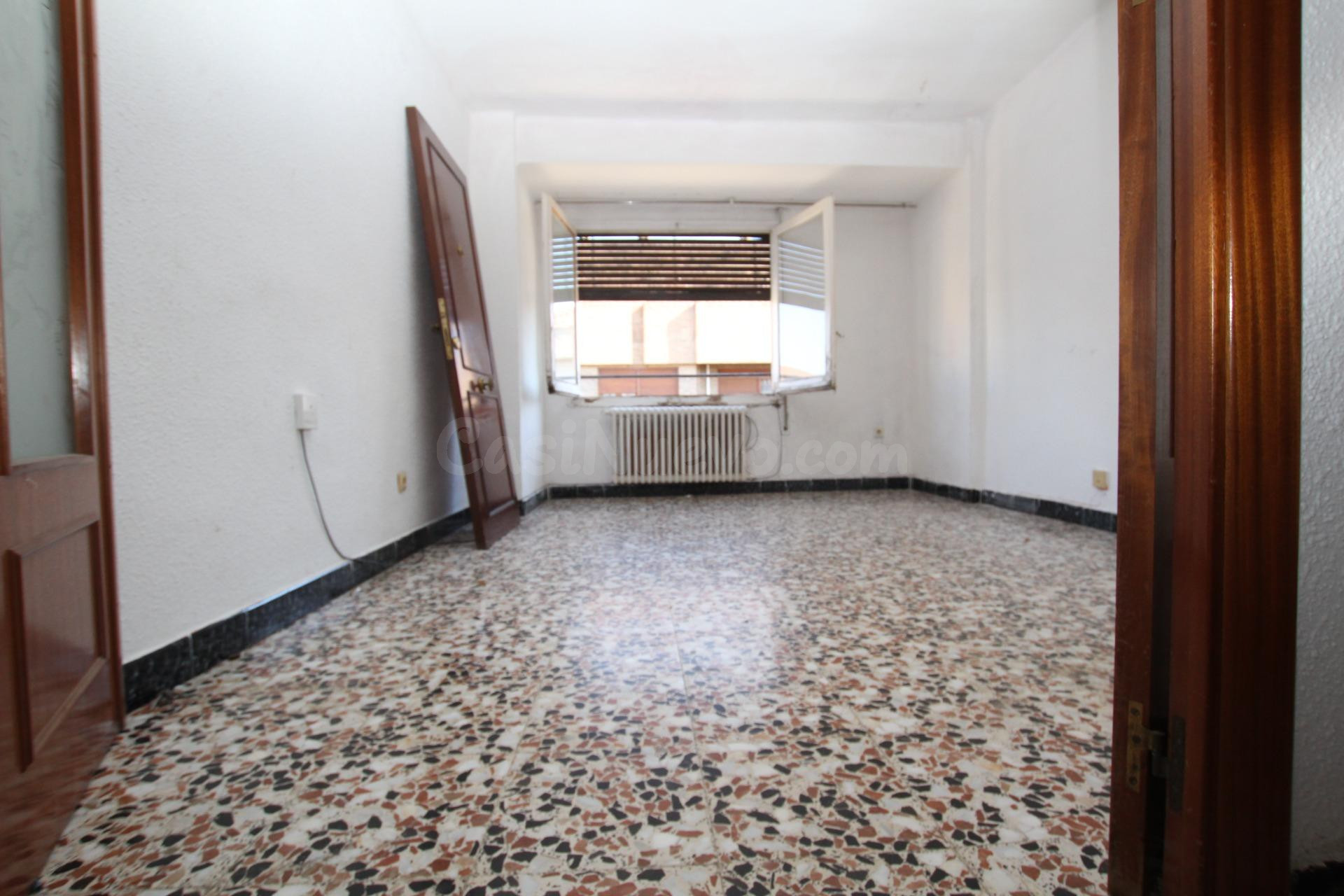 Amplio Piso en Ejea de los Caballeros - foto 4