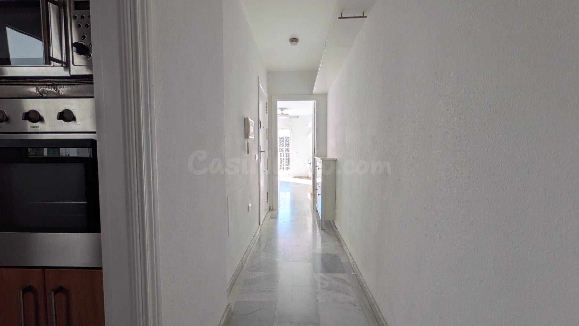 SE ALQUILA LARGA TEMPORADA EN FUENGIROLA CENTRO - foto 4
