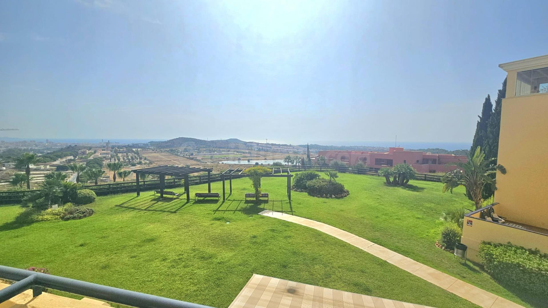 PISO EN VENTA EN LA ZONA DEL HIPÓDROMO DE MIJAS - foto 2