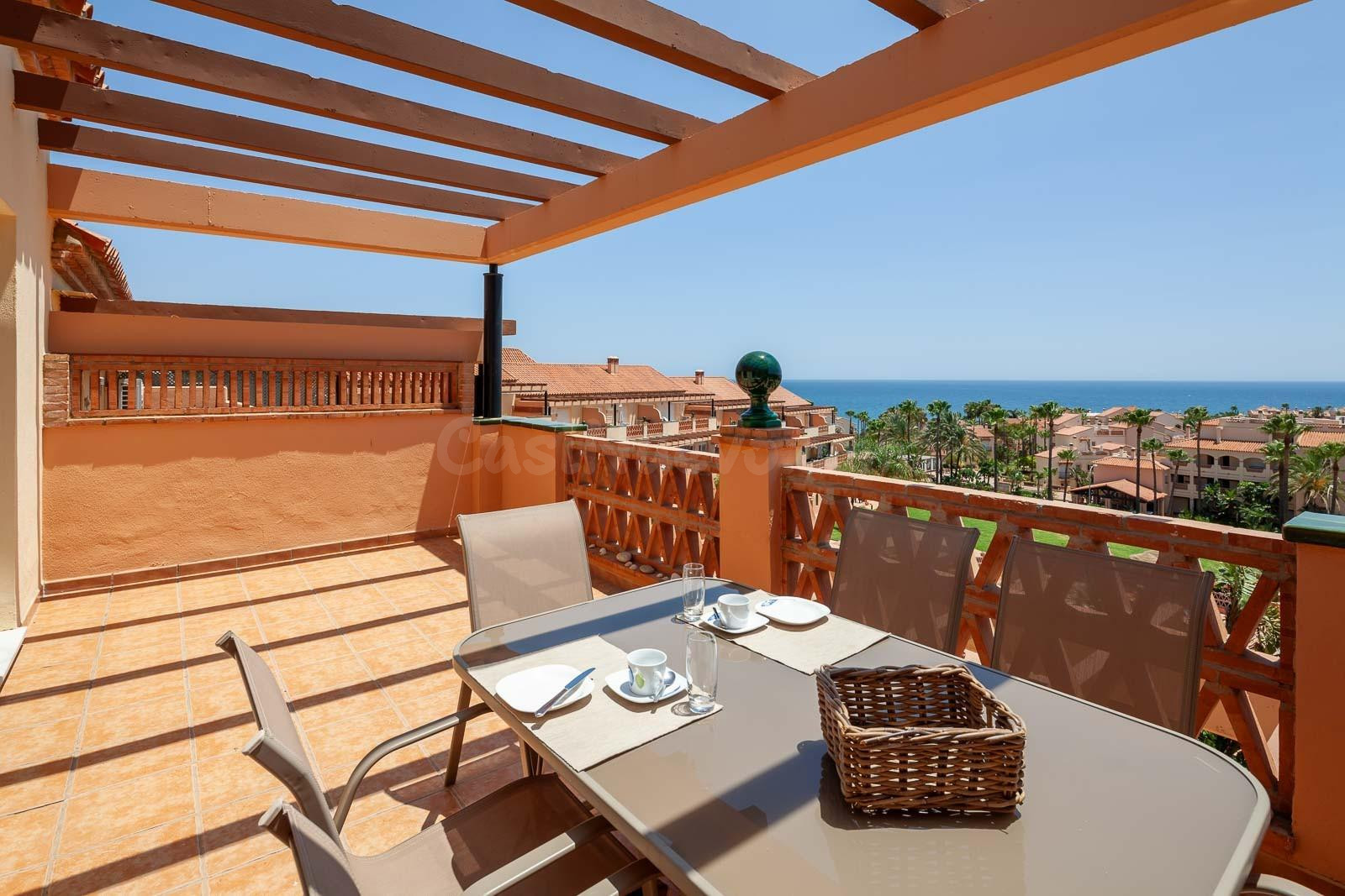 BONITO ÁTICO DE 1 DORMITORIO CON VISTAS AL MAR EN ALQUILER - foto 3