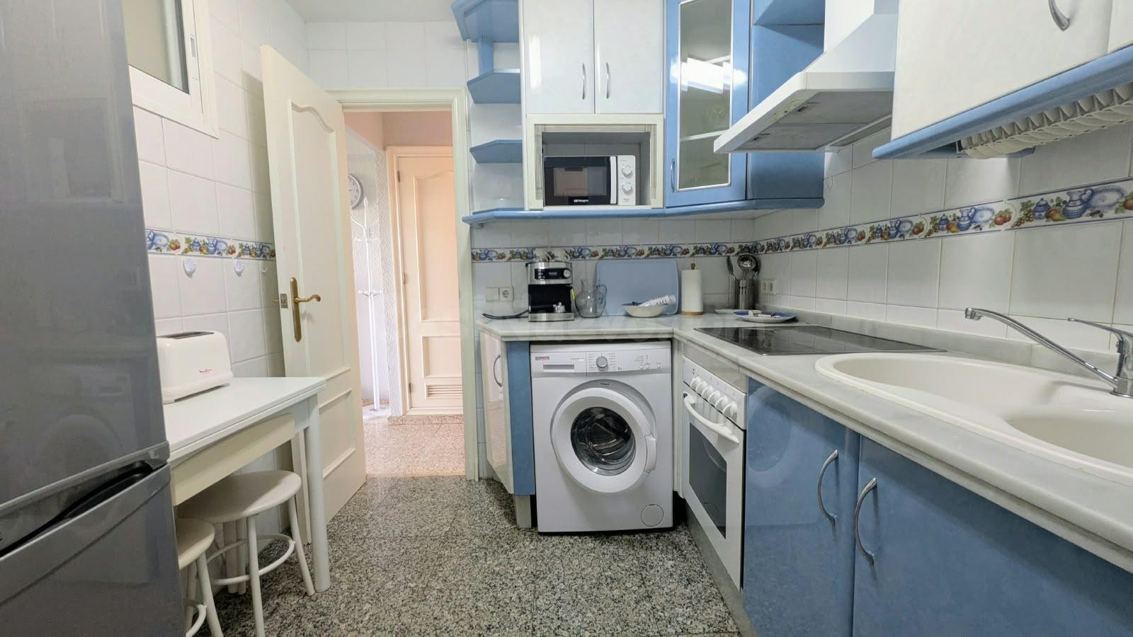 SE ALQUILA APARTAMENTO DE 3 DORMITORIOS EN LOS BOLICHES DESD - foto 5