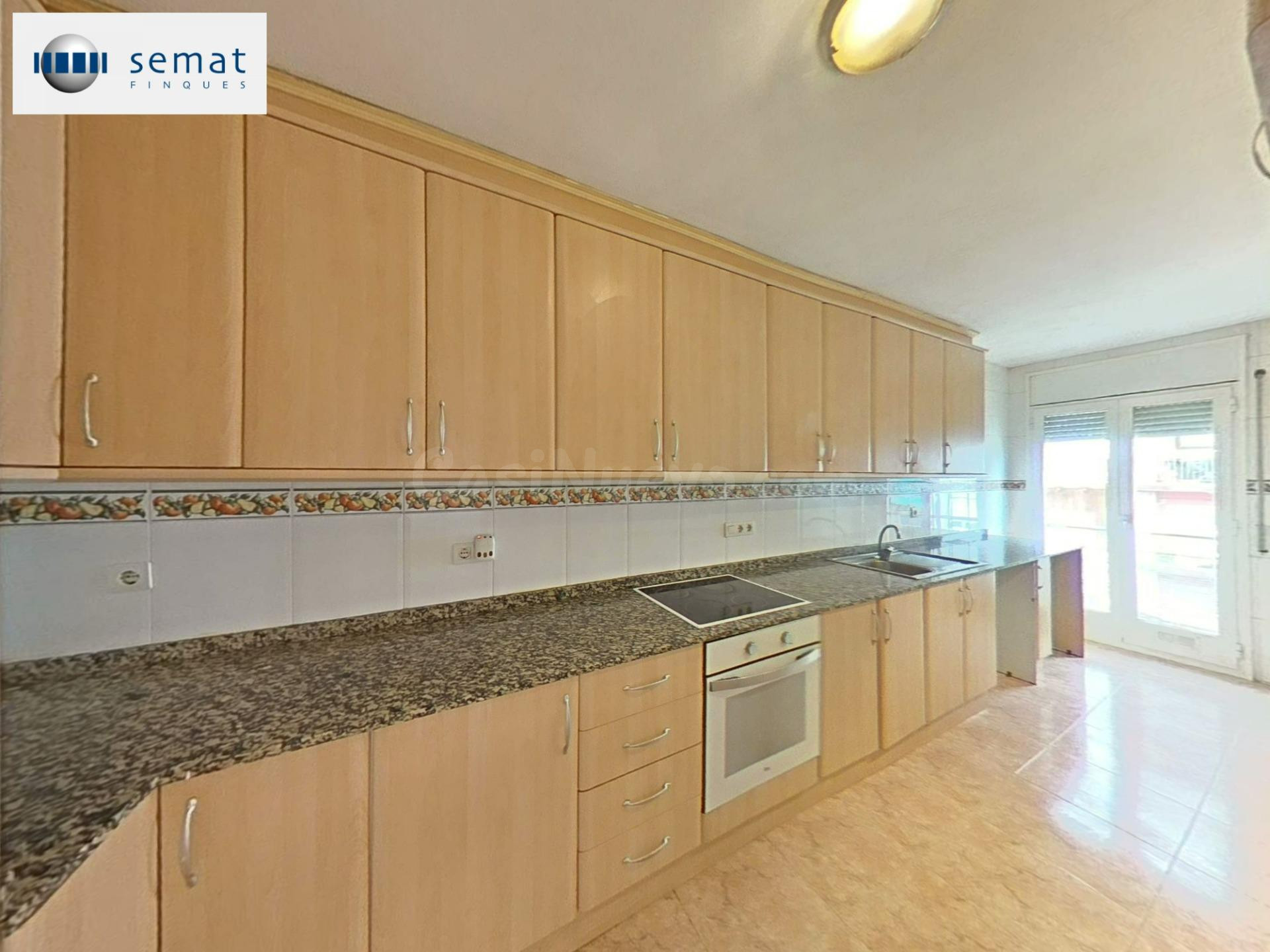 Piso de tres habitaciones. - foto 2