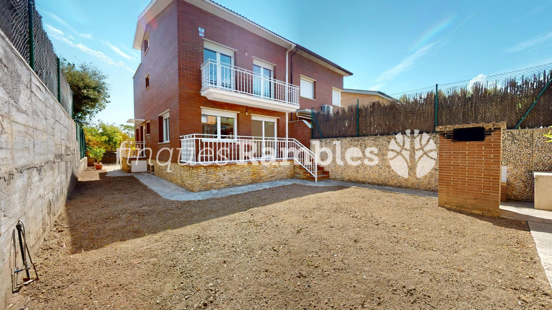 CASA EN VENTA A LES COMES, IMMILLORABLE UBICACIO!!! - foto 5