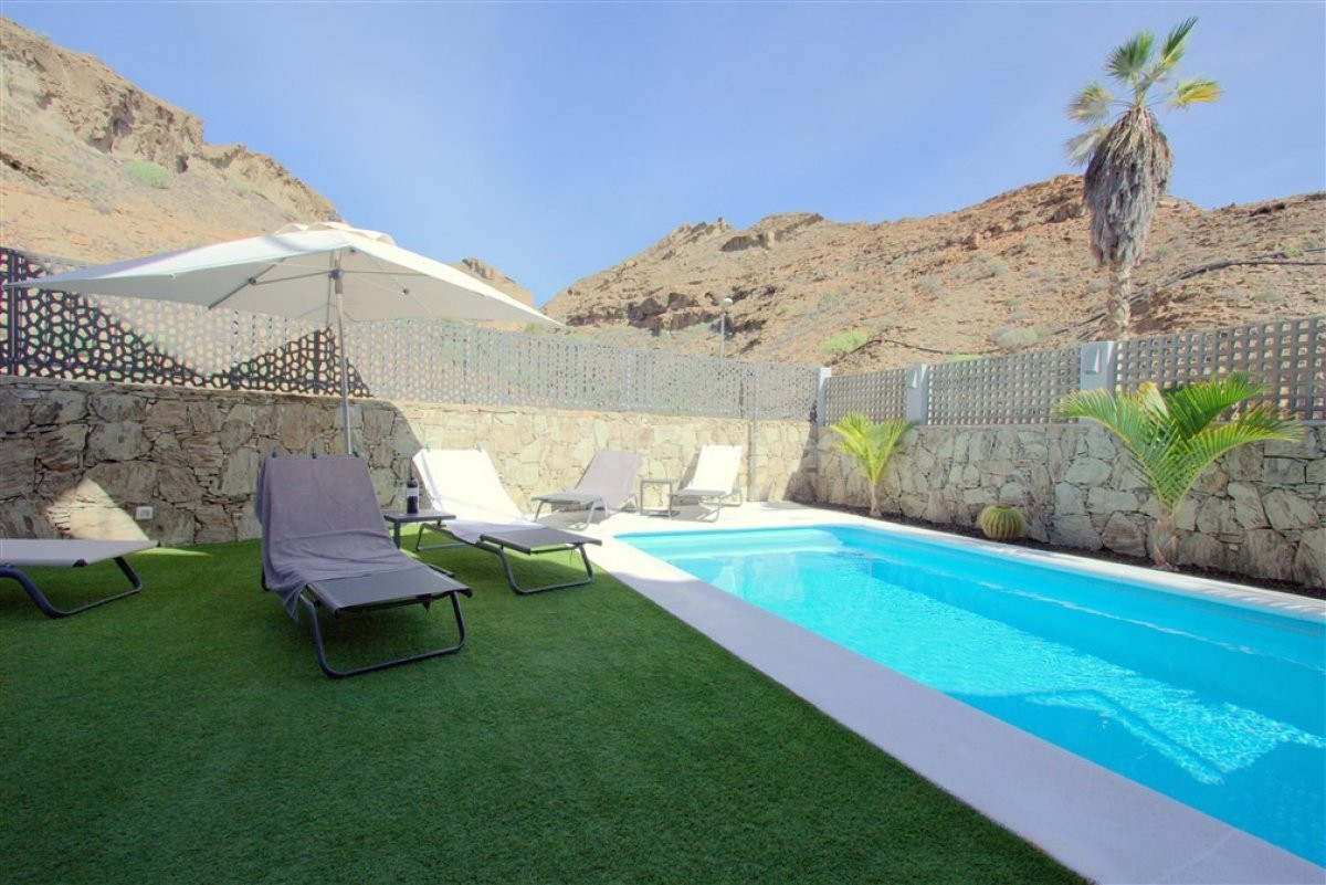 VIVIENDA DE LUJO CON AMPLIO JARDÍN Y PISCINA PRIVADA CLIMATIZADA EN TAURO. - foto 3