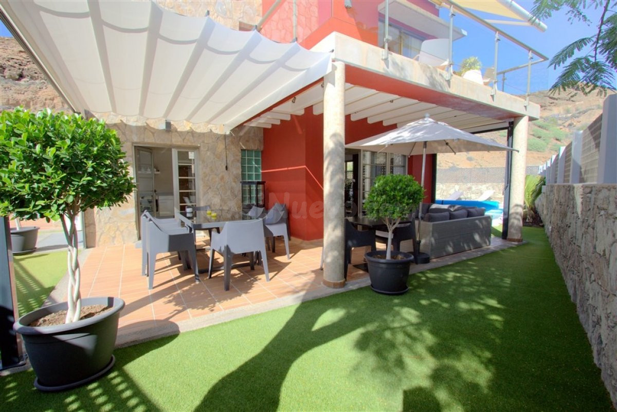 VIVIENDA DE LUJO CON AMPLIO JARDÍN Y PISCINA PRIVADA CLIMATIZADA EN TAURO. - foto 4