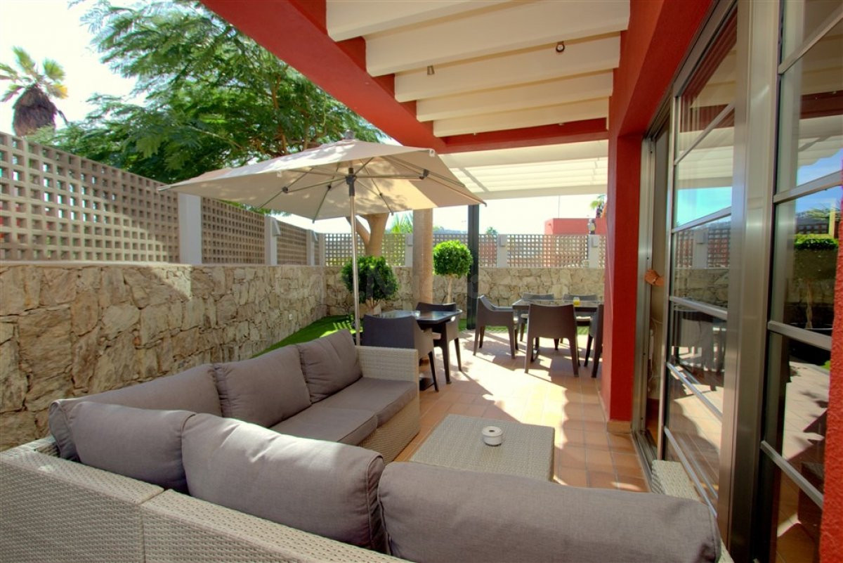 VIVIENDA DE LUJO CON AMPLIO JARDÍN Y PISCINA PRIVADA CLIMATIZADA EN TAURO. - foto 5