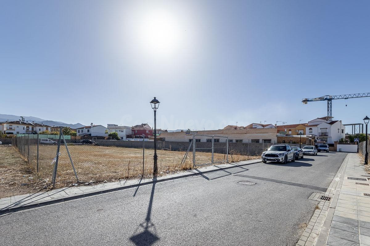 Solar de 1.175 m2 en Ogijares - foto 3