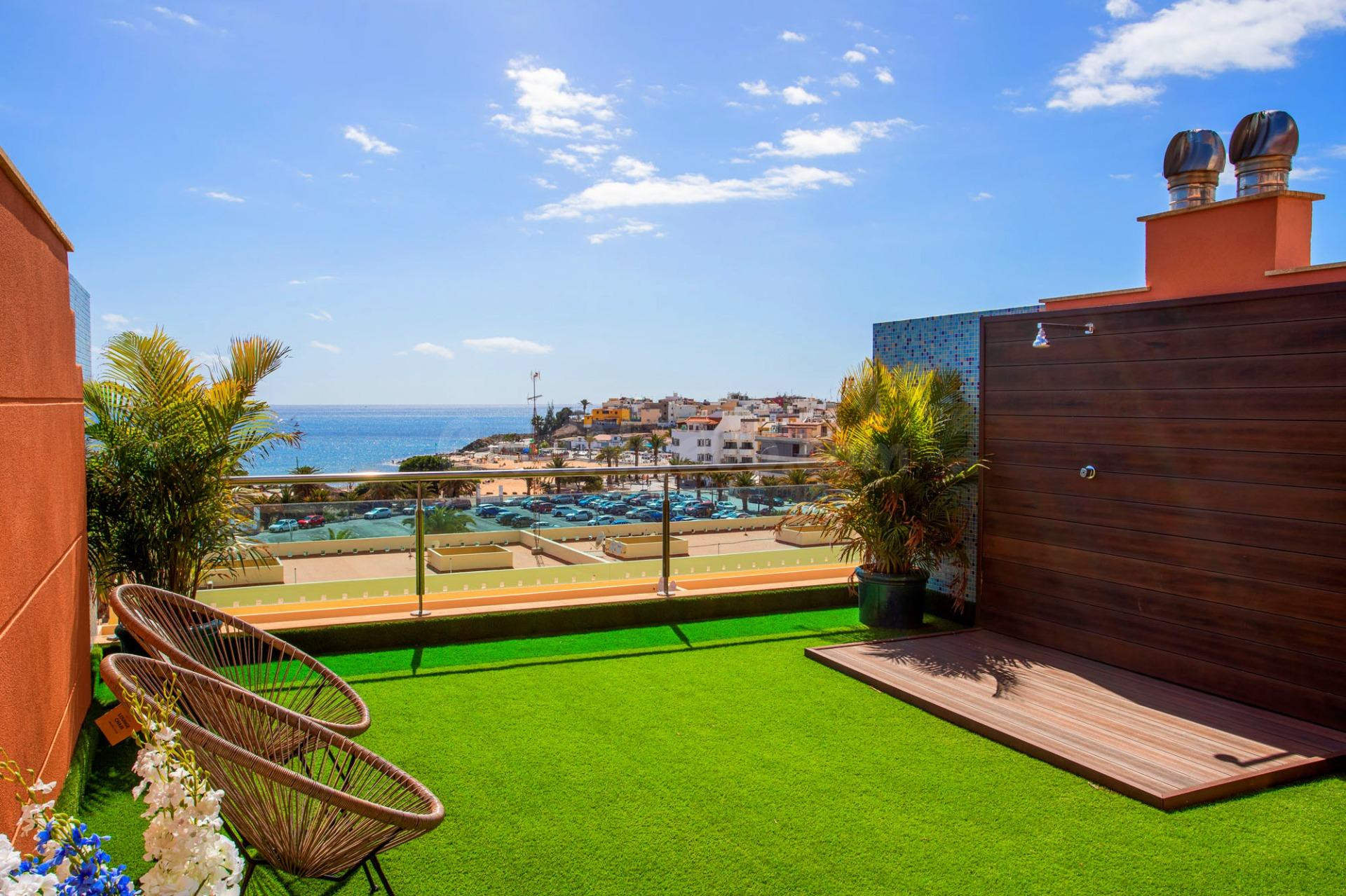 DÚPLEX REFORMADO CON GRAN TERRAZA Y VISTAS AL MAR EN EL CENTRO DE ARGUINEGUÍN - foto 4
