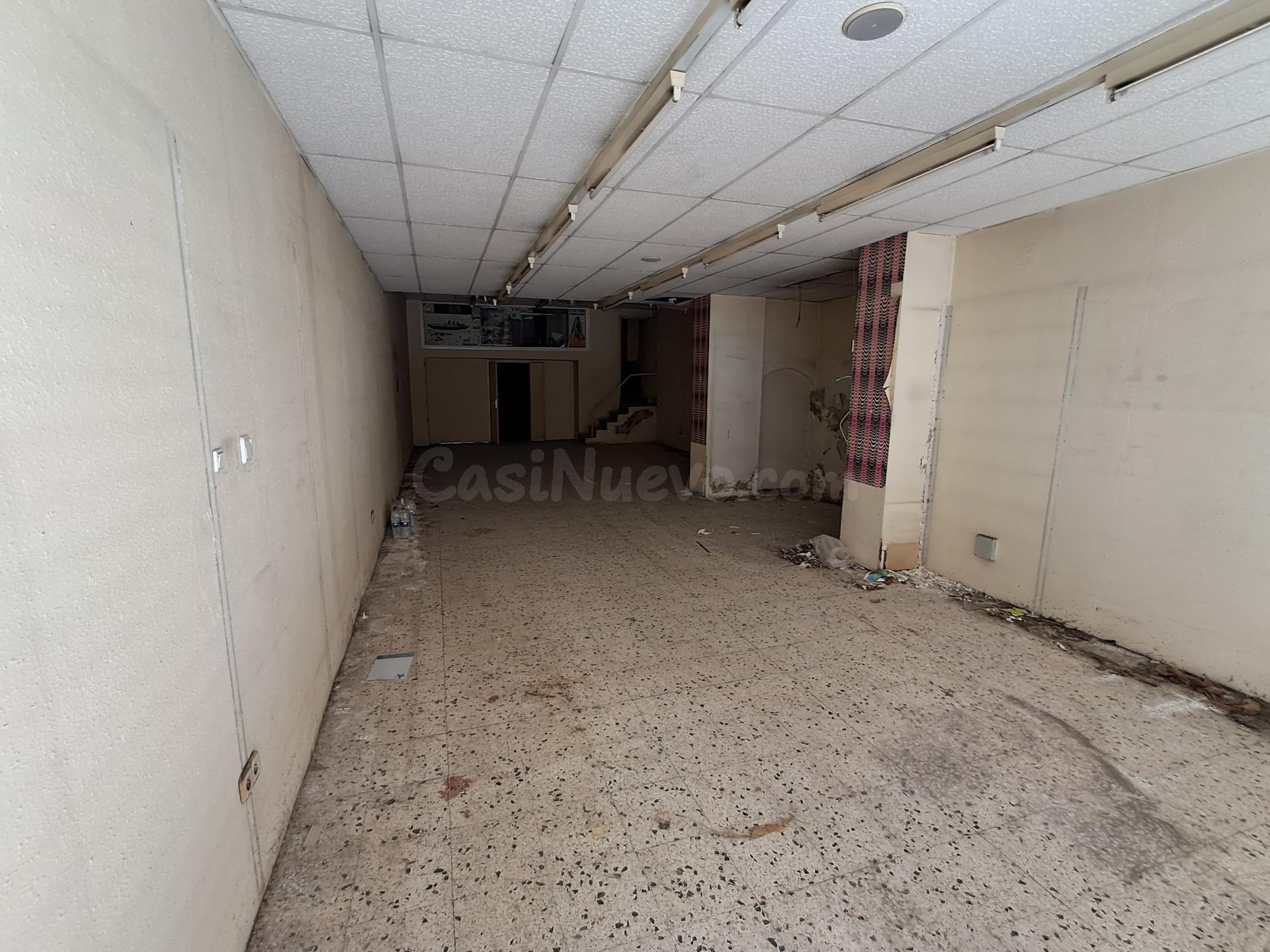 LOCAL COMERCIAL DE LLOGUER A LA RAMBLA SANT FERRAN D'IGUALAD - foto 4