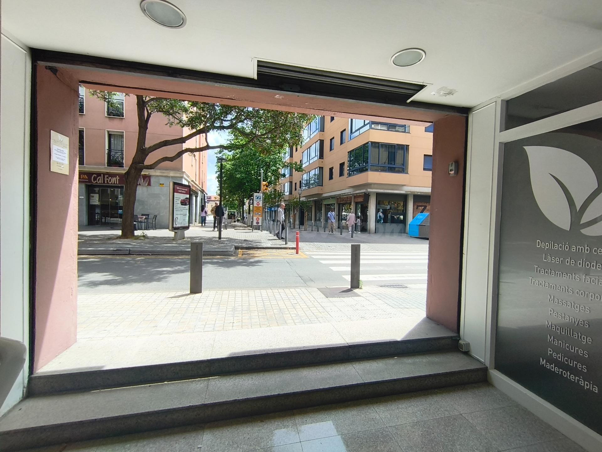 Local comercial en venda - foto 4