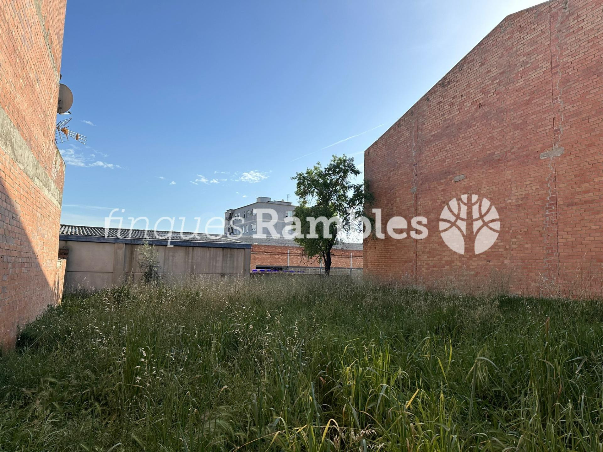 SOLAR EN VENDA AL PLA DE LA MASIA D'ÒDENA