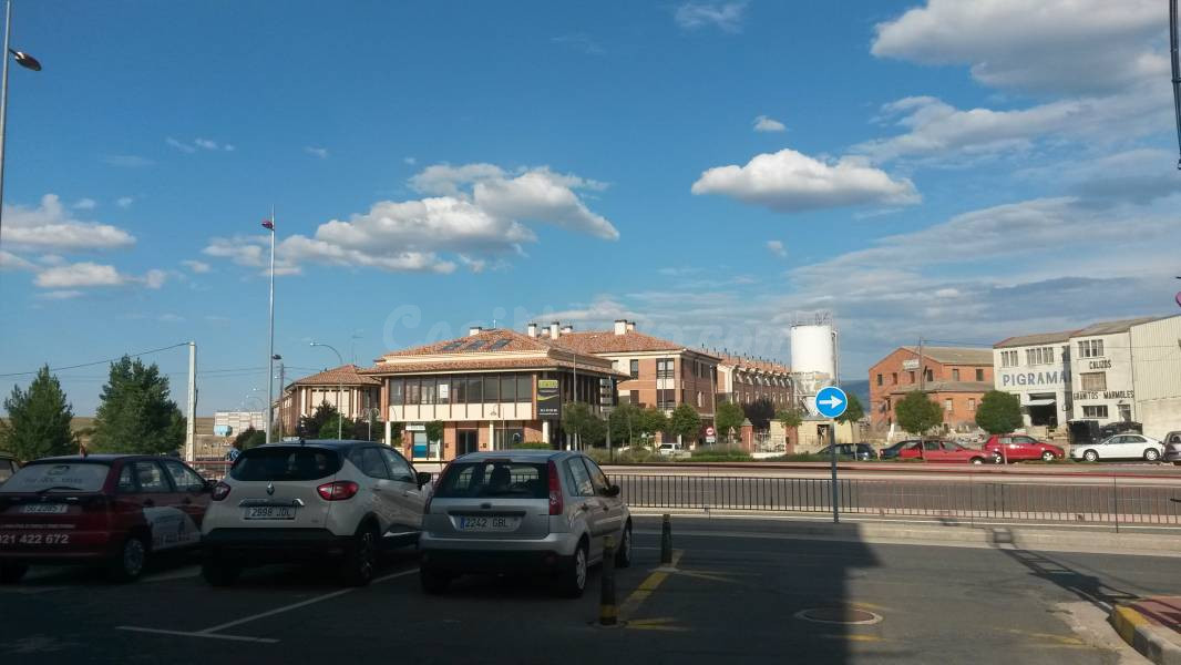 LOCAL EN LA LASTRILLA EN BRUTO