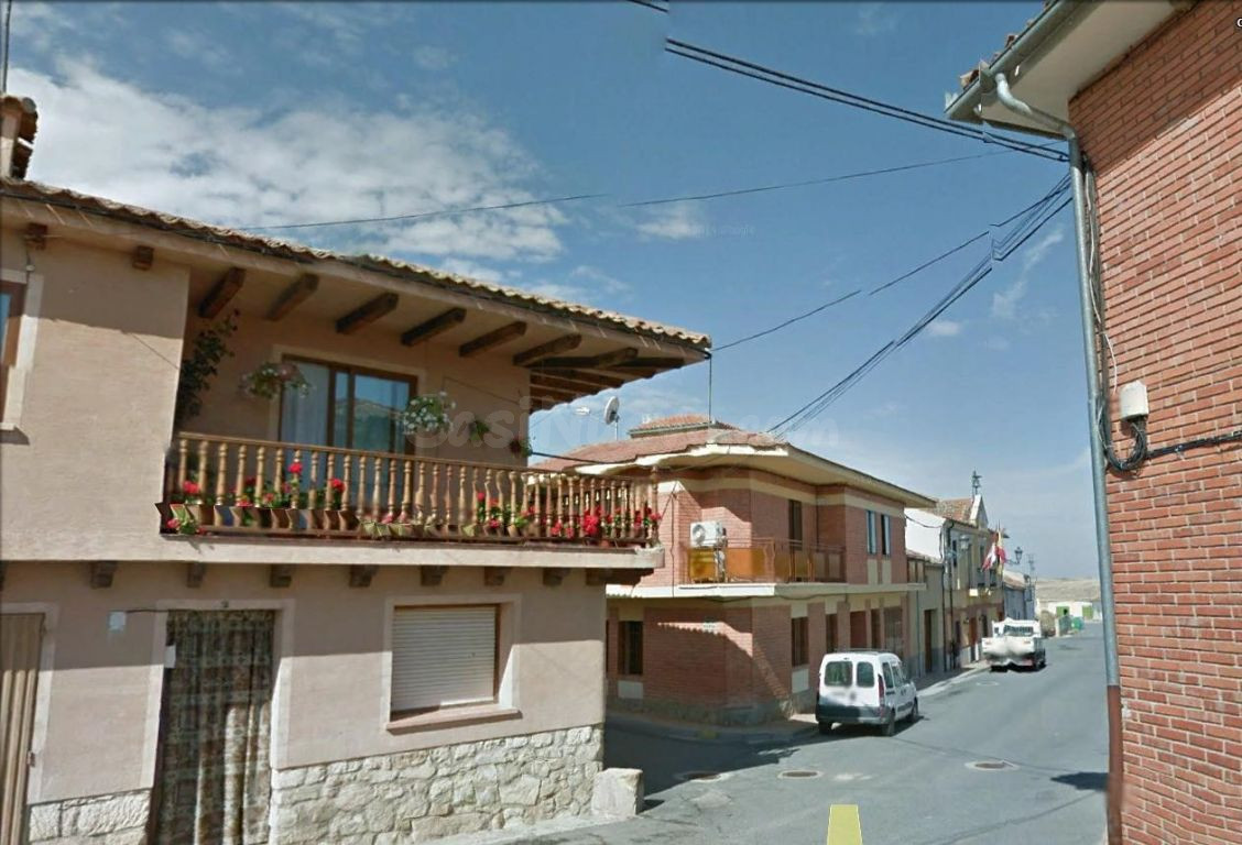 SOLAR URBANO EN EL PUEBLO - foto 2