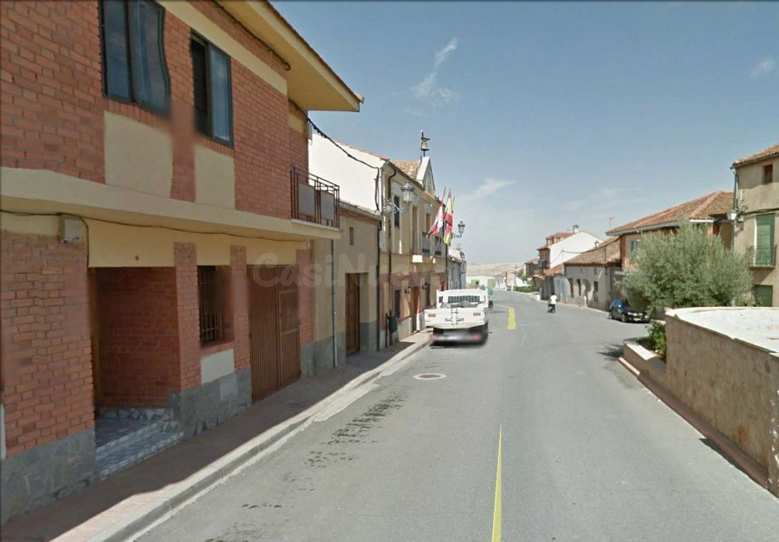 SOLAR URBANO EN EL PUEBLO - foto 3