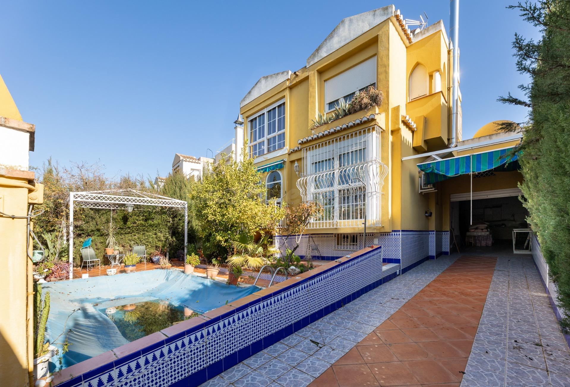 CHALET EN VILLAS BLANCAS, ALBOLOTE