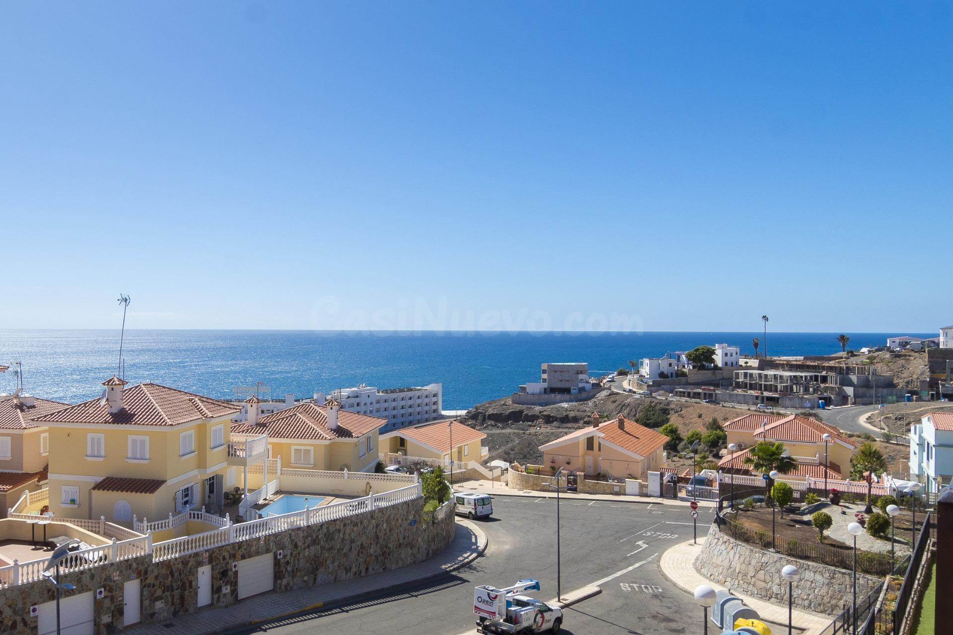 SE ESTÁ CONSIDERANDO LA VENTA DE ESTE ELEGANTE APARTAMENTO DE LUJO DE 197 M2 (EN TOTAL) EN LA ÚLTIMA PLANTA DEL BLOQUE 2, MONTE CARRERA - EN LA PARTE HACÍA EL MAR. VISTAS PANORÁMICAS AL OCÉANO. - foto 2