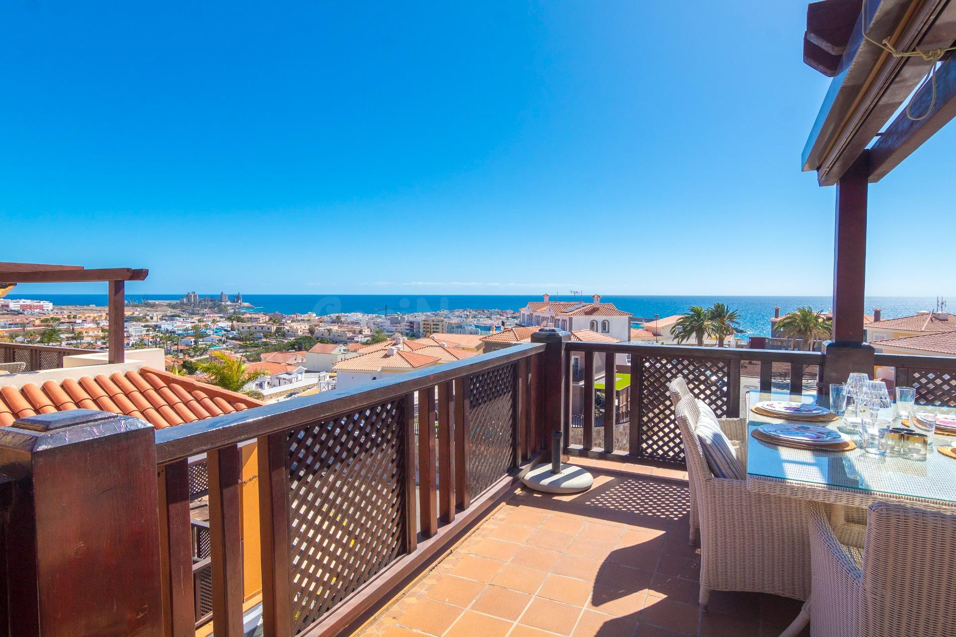 SE ESTÁ CONSIDERANDO LA VENTA DE ESTE ELEGANTE APARTAMENTO DE LUJO DE 197 M2 (EN TOTAL) EN LA ÚLTIMA PLANTA DEL BLOQUE 2, MONTE CARRERA - EN LA PARTE HACÍA EL MAR. VISTAS PANORÁMICAS AL OCÉANO. - foto 4