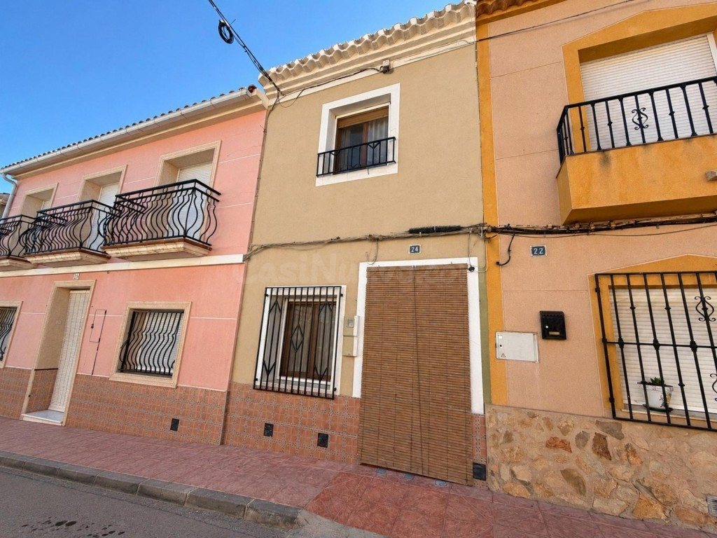 Casa con mucho potencial en Agramón (Hellín)