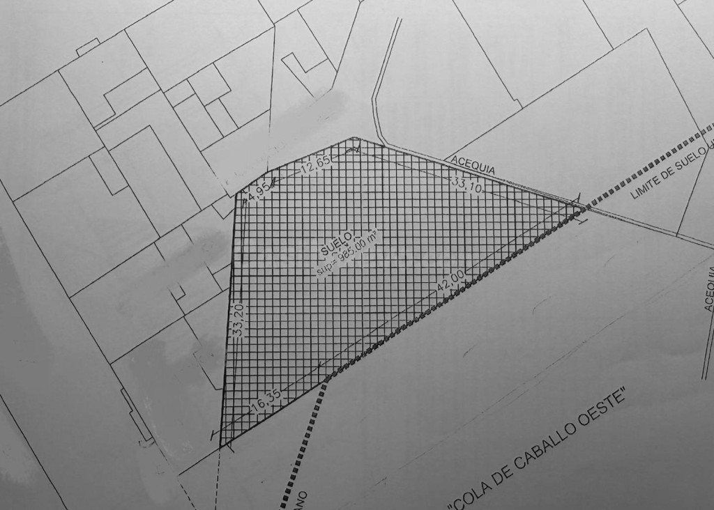 Gran terreno residencial de 985m² en Hellín