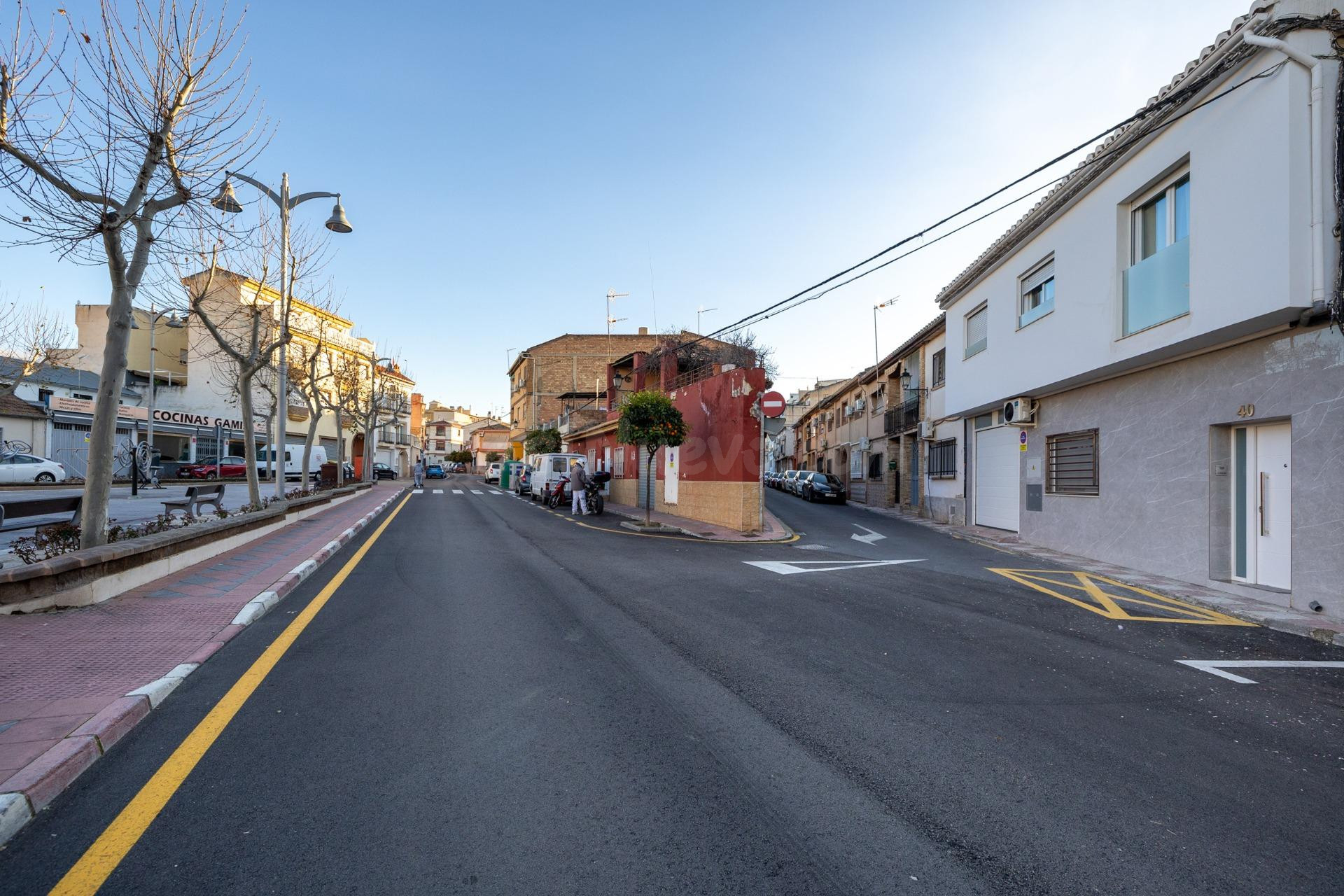 CASA CON ESTUPENDA UBICACIÓN EN ARMILLA. AVENIDA DE LOS OGÍJ - foto 3