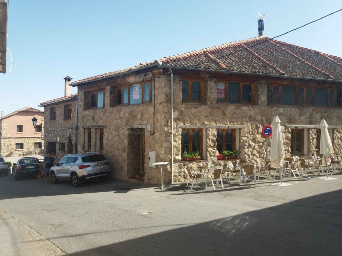 INMUEBLE SINGULAR EN NAVAFRIA