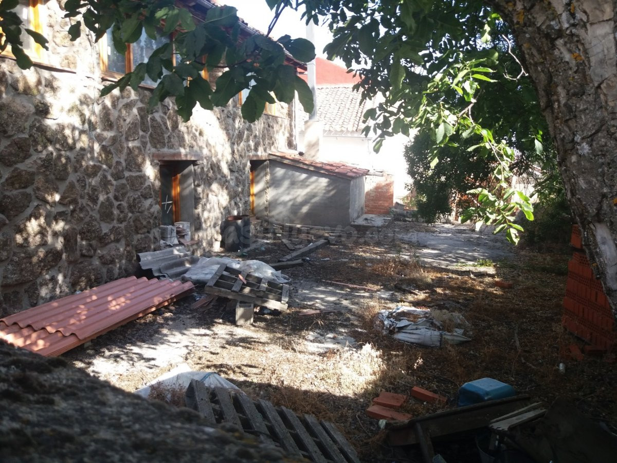INMUEBLE SINGULAR EN NAVAFRIA - foto 4