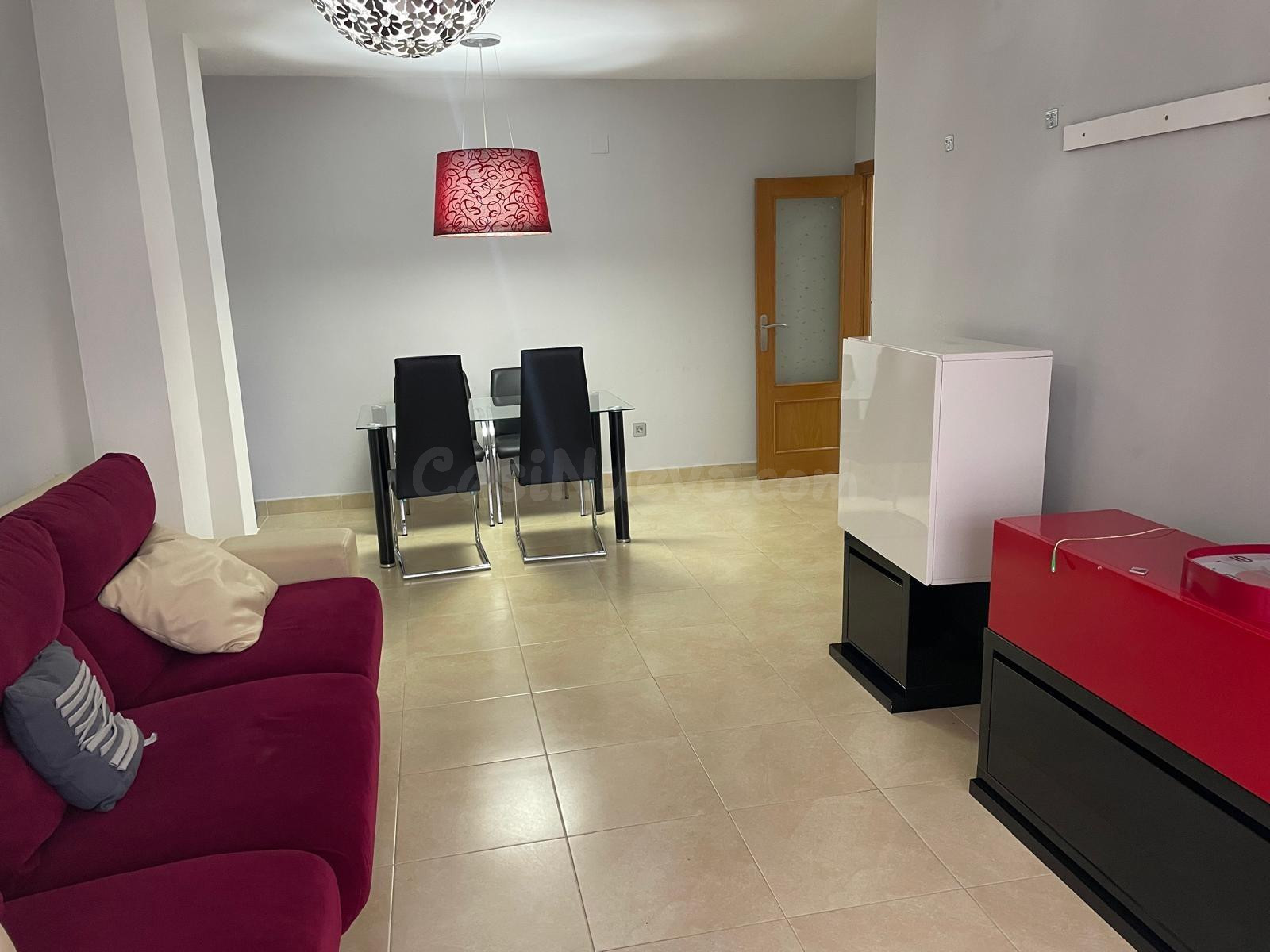 GRAN PISO DE CUATRO  DORMITORIOS EN EL CENTRO DE TORREVIEJA - foto 5