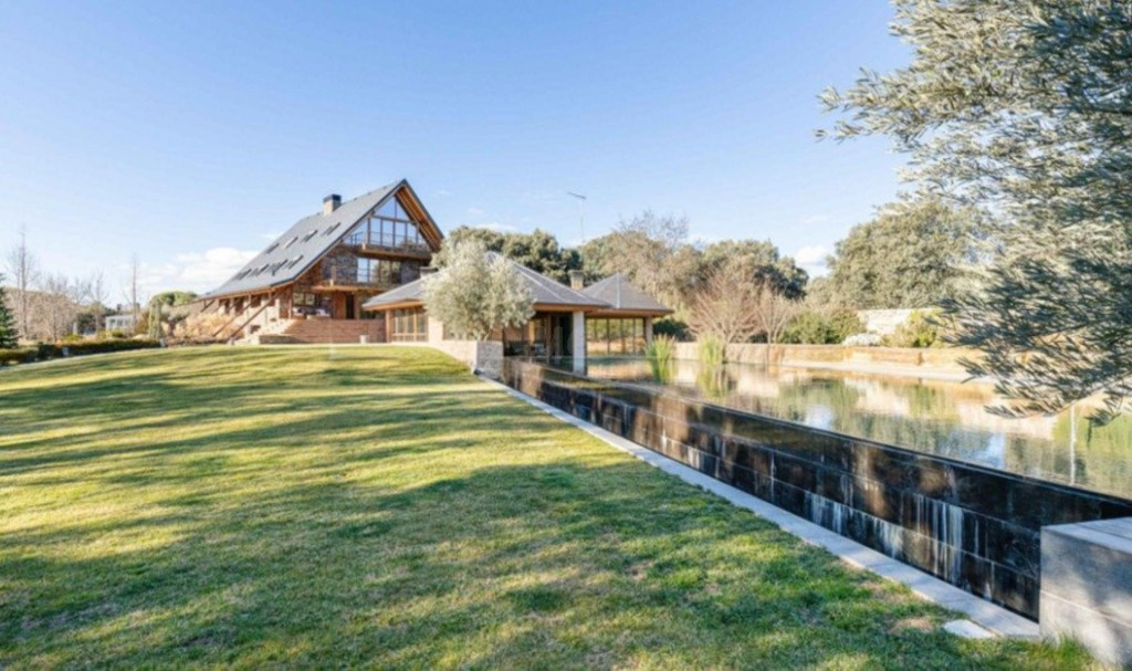 Espectacular Villa en el corazón de la sierra de Guadarrama - foto 2