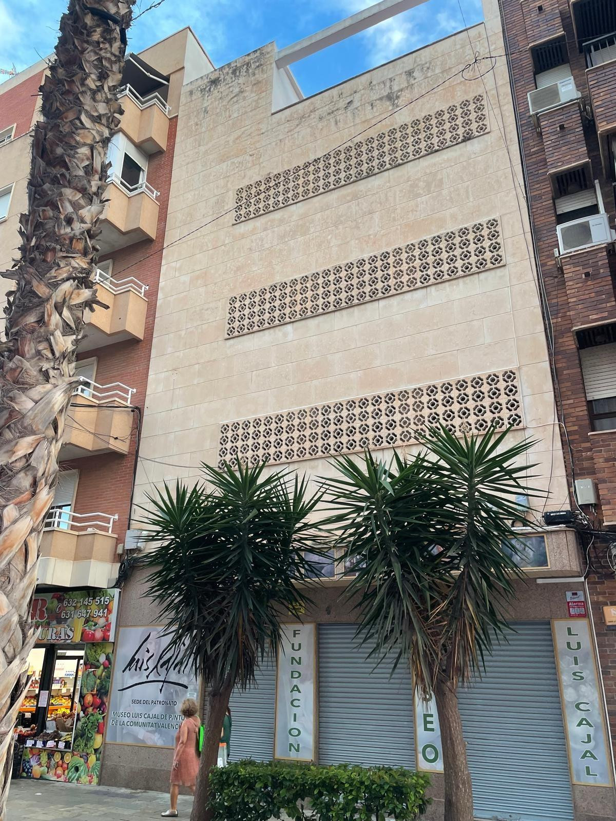 OPORTUNIDAD DE INVERSIÓN, EDIFICIO EN EL CENTRO DE TORREVIEJA