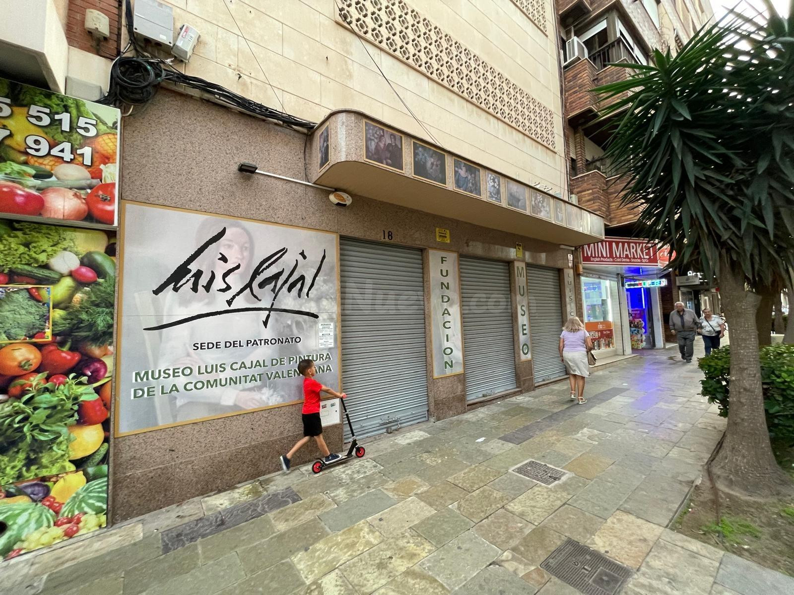 OPORTUNIDAD DE INVERSIÓN, EDIFICIO EN EL CENTRO DE TORREVIEJA - foto 3