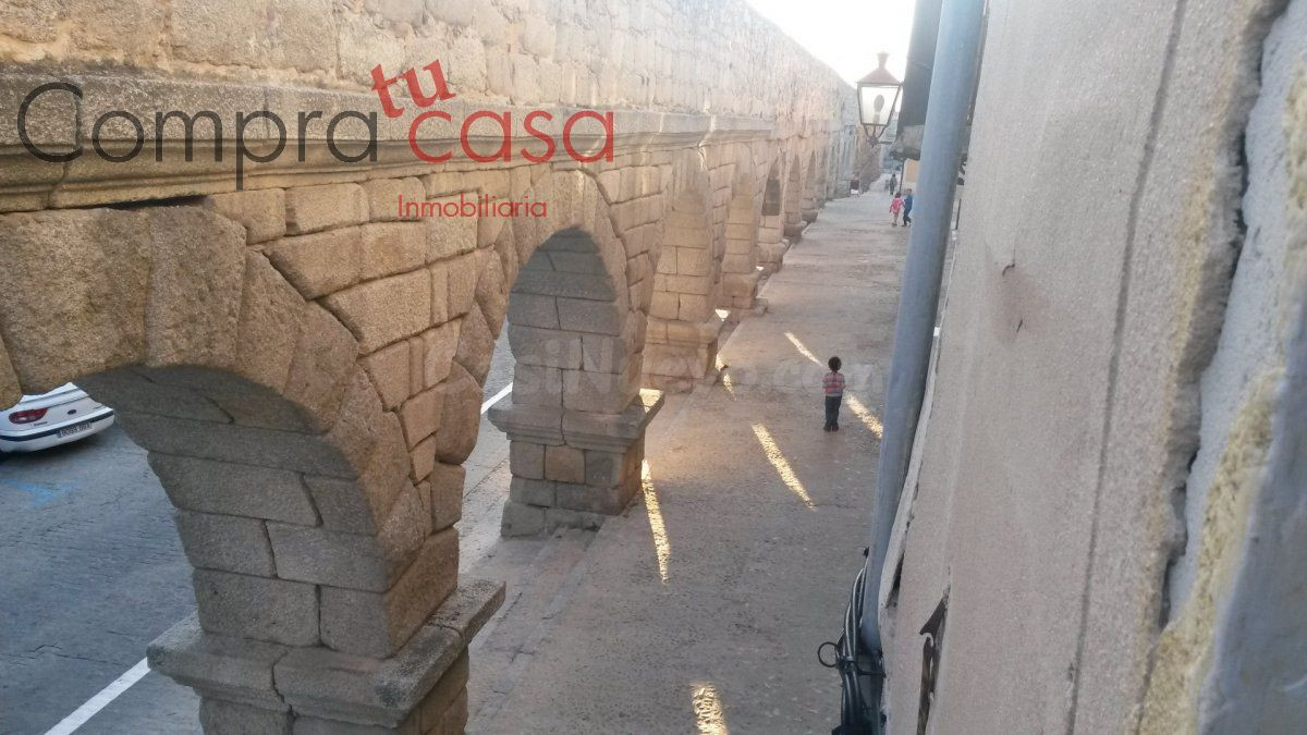 LOTE DE CASAS EN EL BARRIO DEL SALVADOR - foto 2