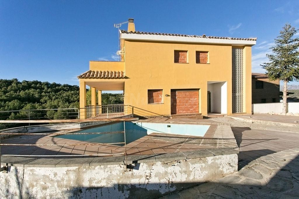 Casa 4 habitaciones 294m² en venta - CAN ROS