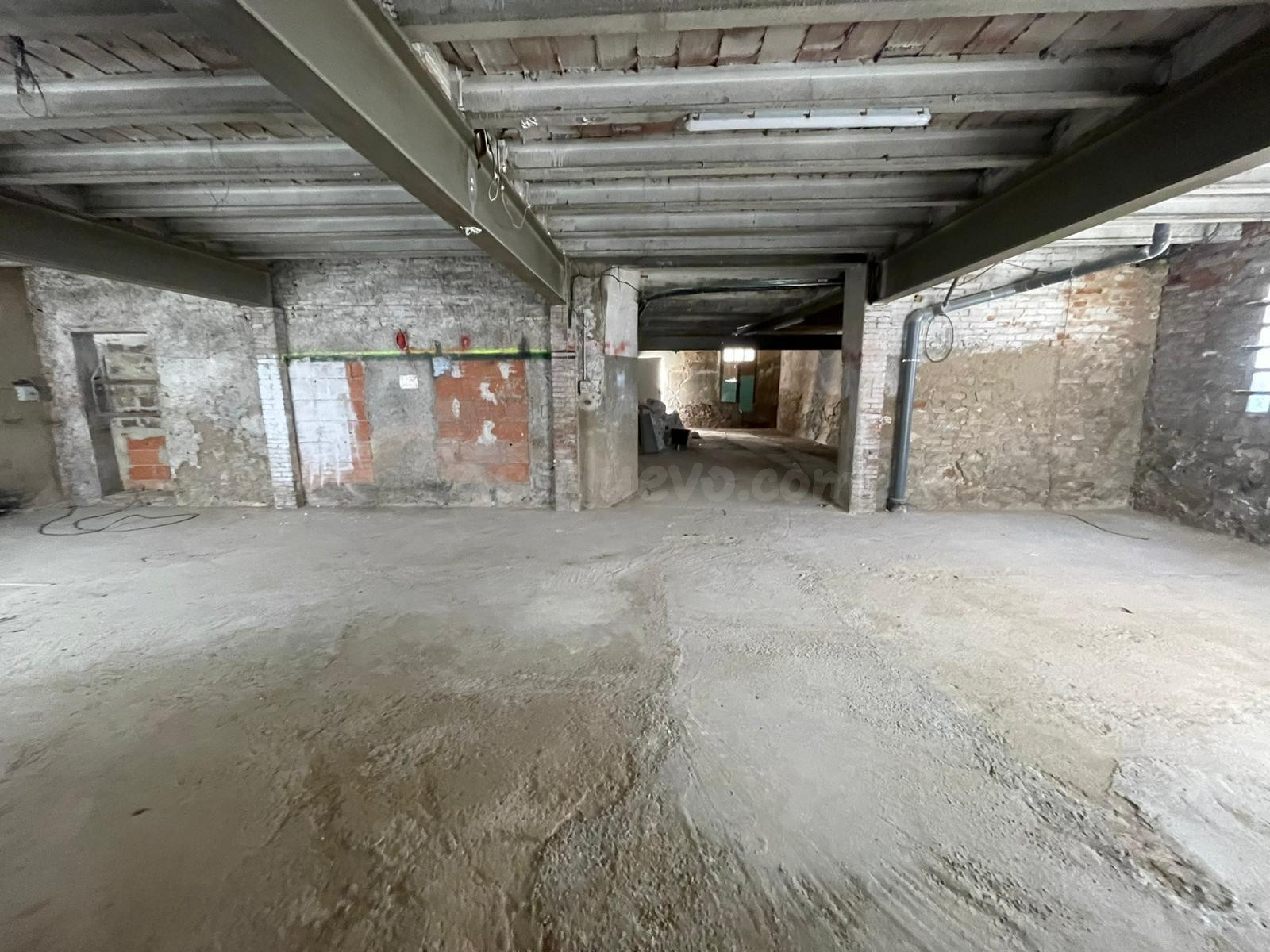 ALMACÉN / LOCAL DE 162 m2 EN LA ZONA DEL REC DE IGUALADA - foto 3