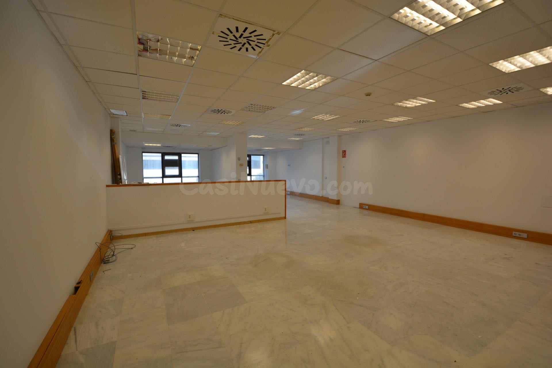 ISLA DE LA CARTUJA.- AMERICO VESPUCIO. OFICINA DE 125 M2