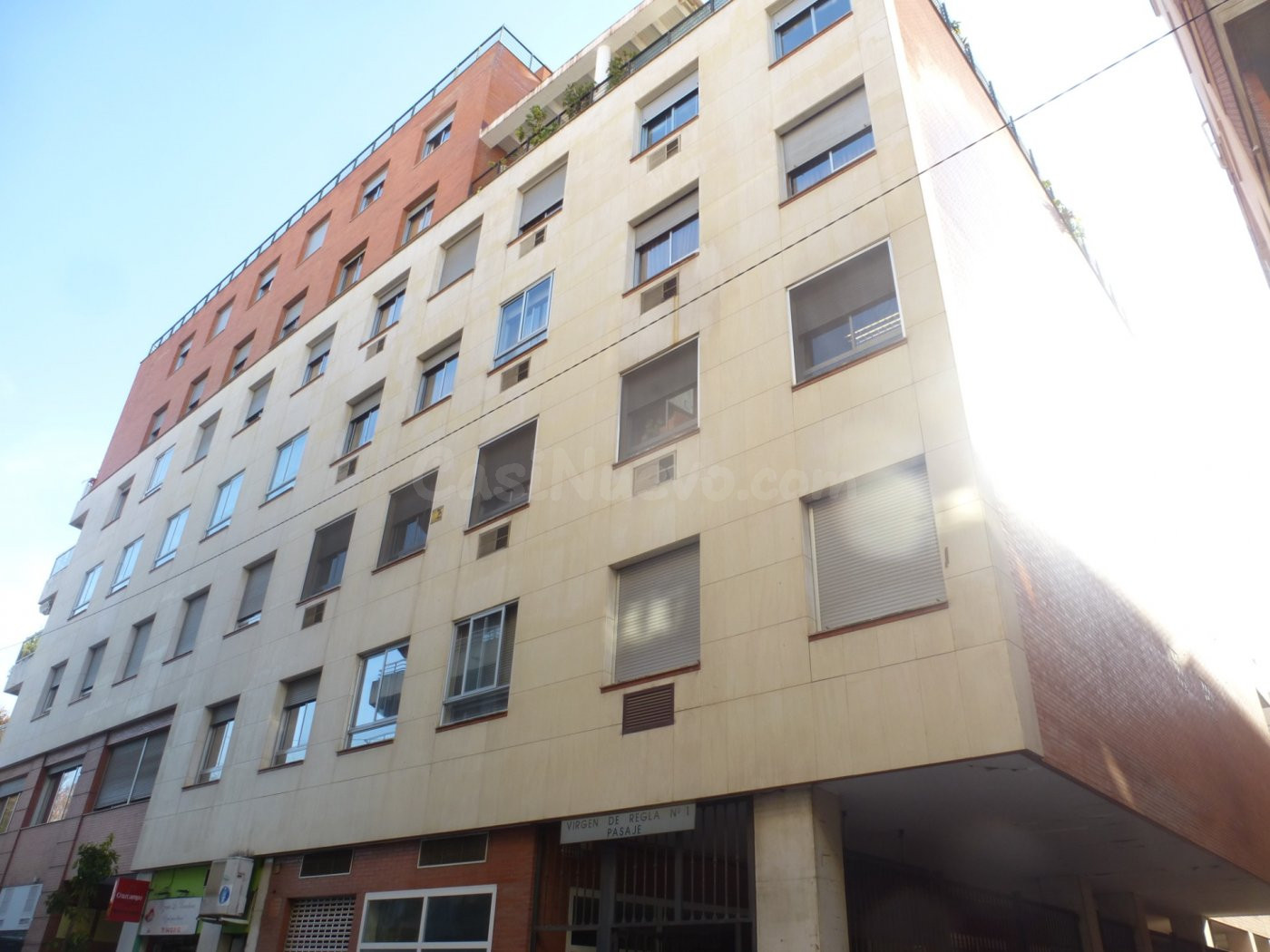 LOS REMEDIOS - EDIFICIO REPRESENTATIVO.- OFICINA
