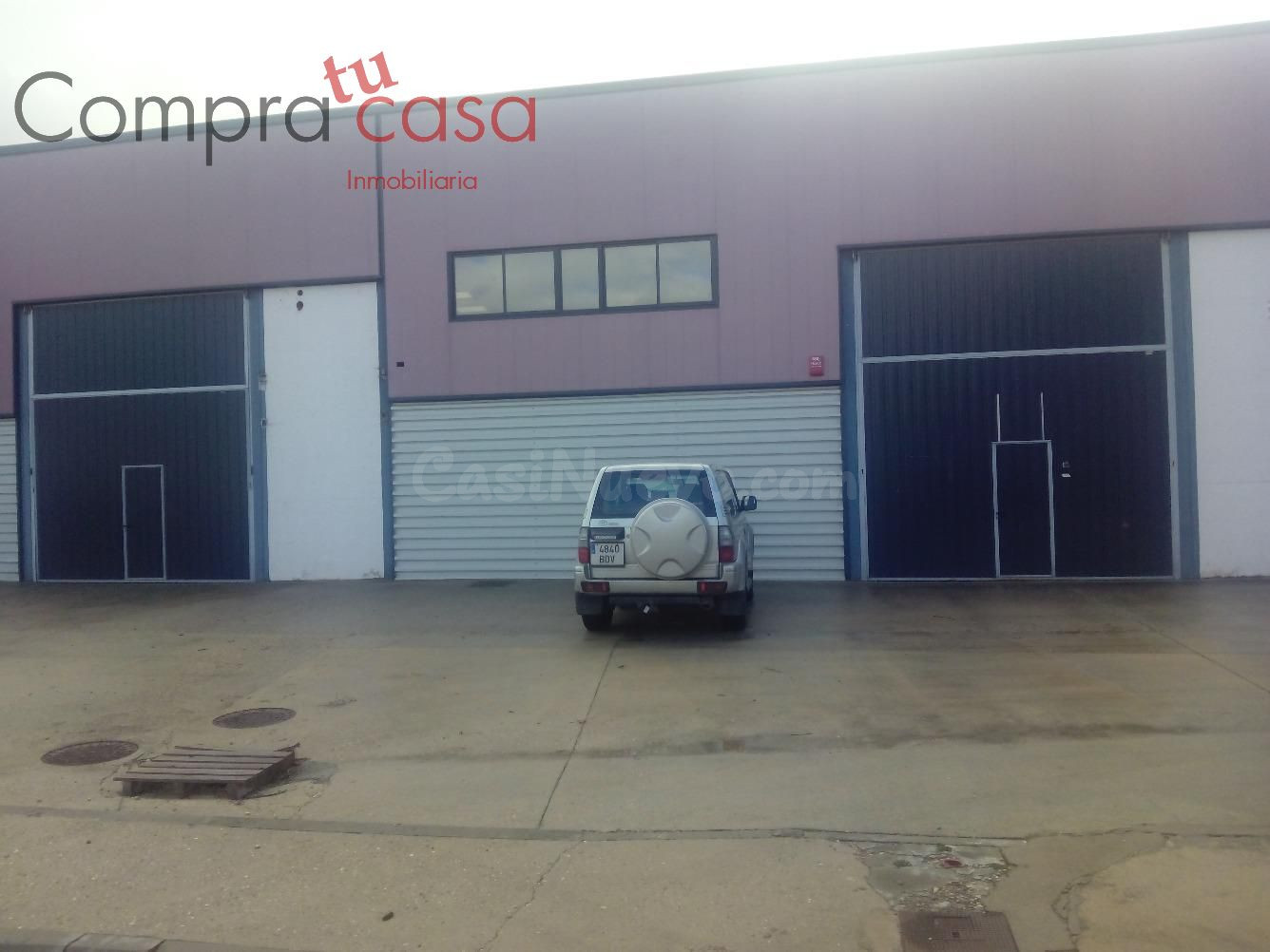 Nave industrial en el polígono Nicomedes García.